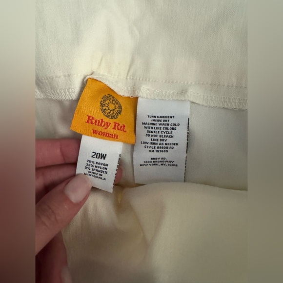 Ruby Rd. Cream Capri Pants - Picture 4 of 4